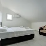 Beyaz 1 فيلة فتحية