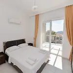 Beyaz 1 فيلة